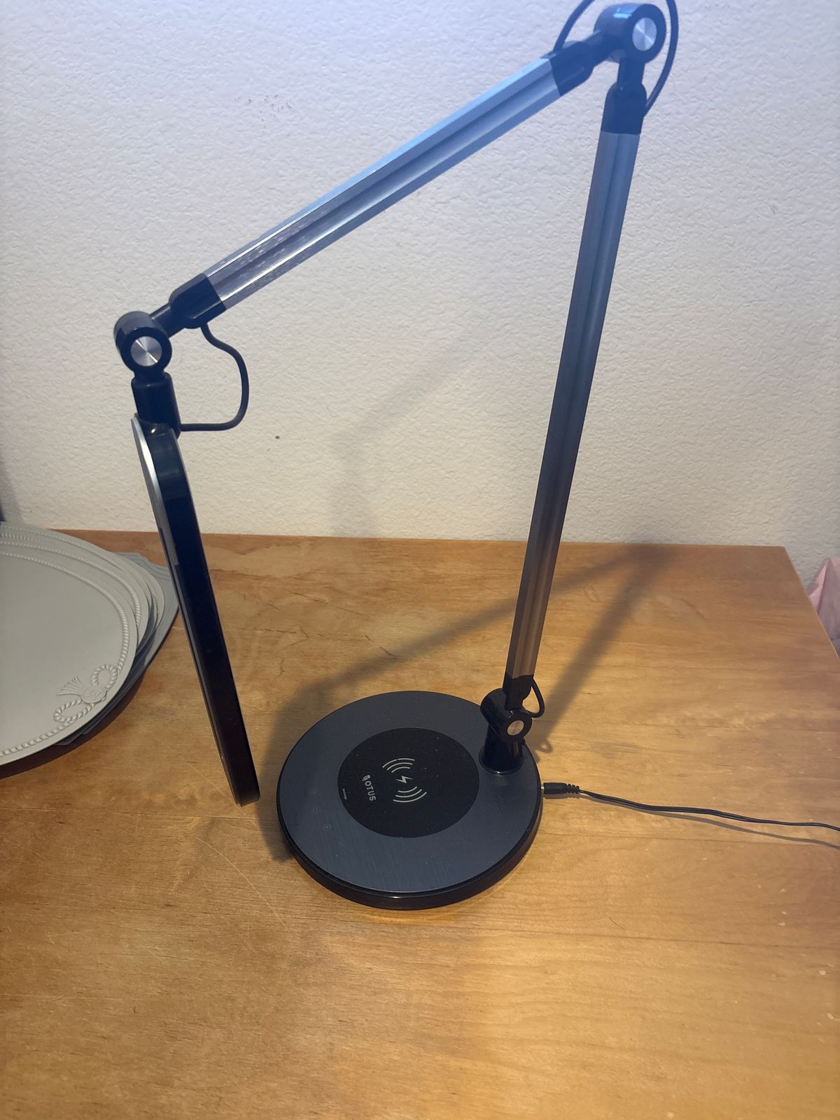 Qotus LED Desk Lamp with Wireless Charger