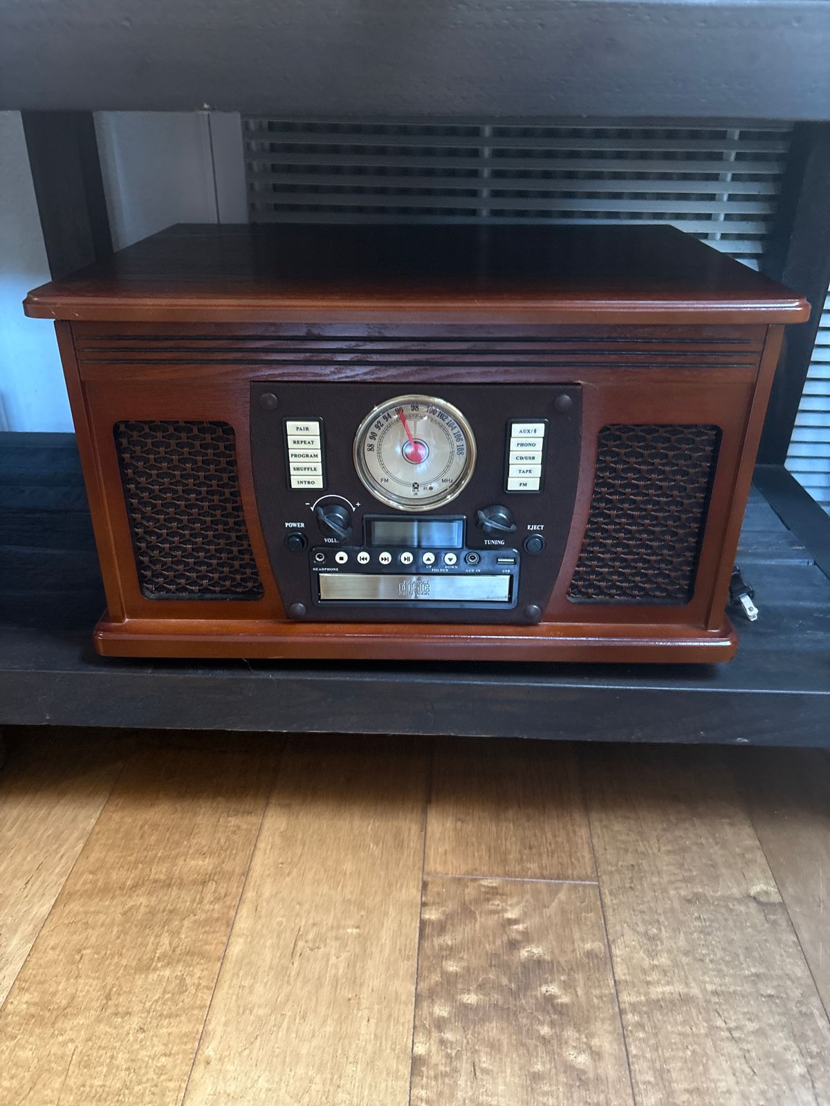 Victrola Nostalgic Classic Wood Tabletop Radio