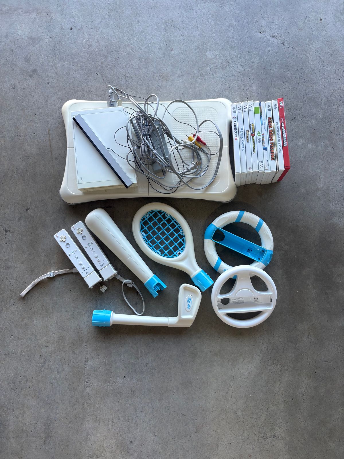 Nintendo Wii Bundle with Games and Accessories